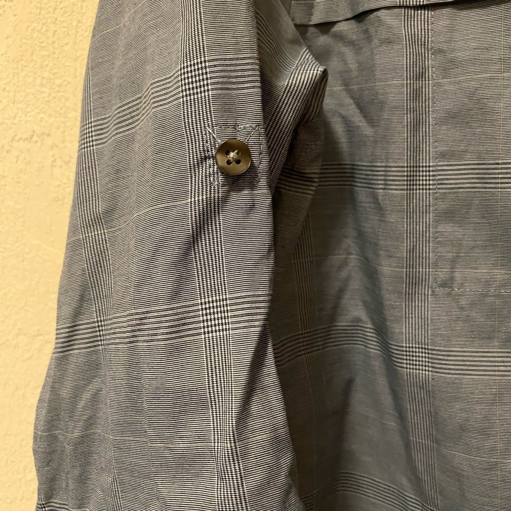VAN Heusen Traveler Shirt, Men’s Small (S/P 14”-14 1/2”) - Picture 5 of 12